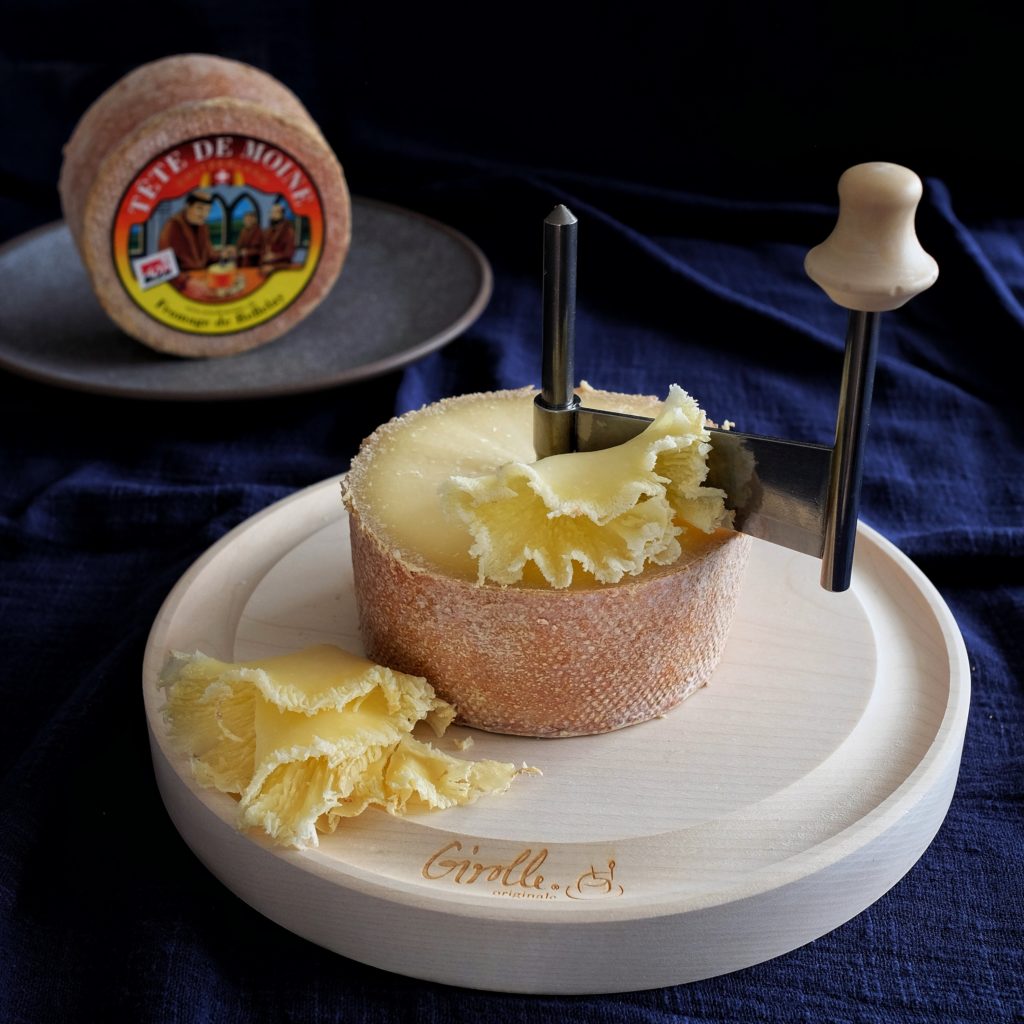 t-te-de-moine-monk-s-head-cheese-raw-milk-alpine-express