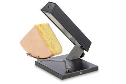 Raclette melter for quarter 1/4 wheels